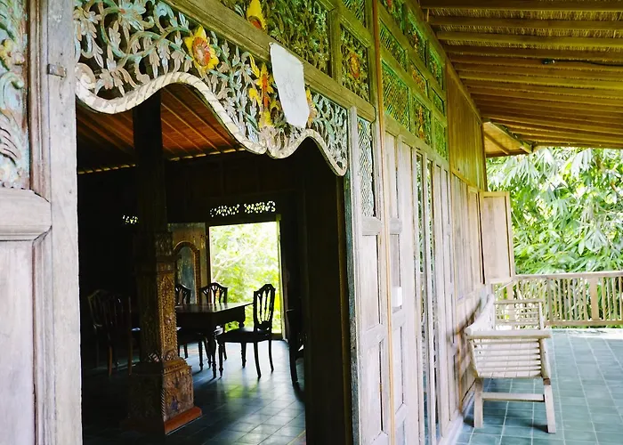 Villa Awang Awang